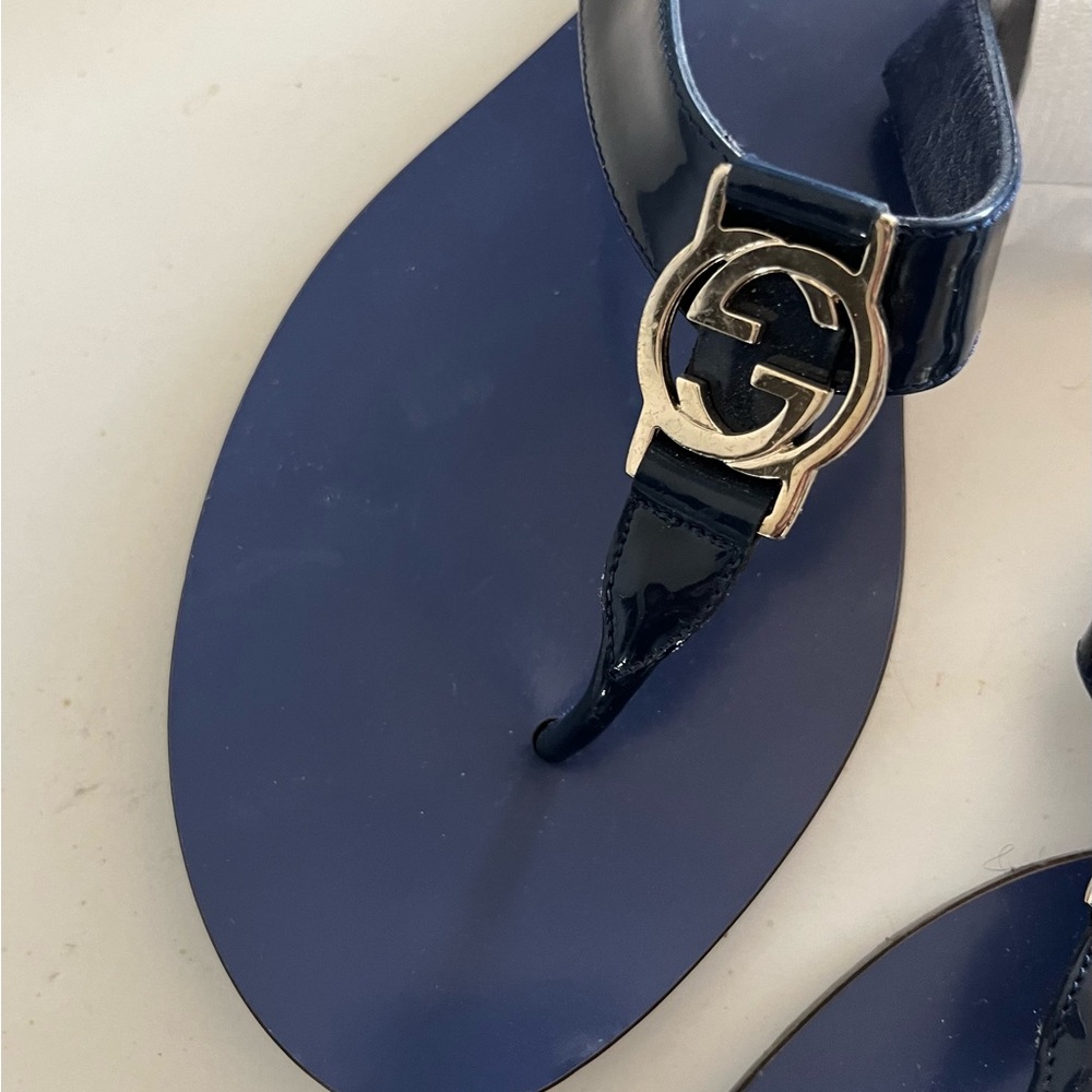 Gucci Leather Thong Sandal
